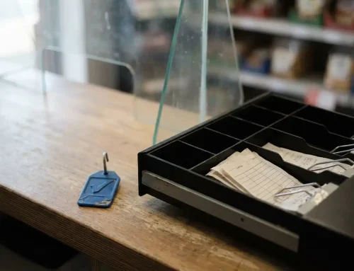 NIX18-naleving in de supermarkt: wat leeftijdsverificatie in de praktijk vraagt van kassamedewerkers en teamleiders